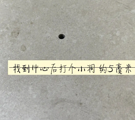 夹江瓷砖空鼓维修公司专业解答在瓷砖铺贴过程中，如果砂料搅拌不均匀，将会带来以下问题